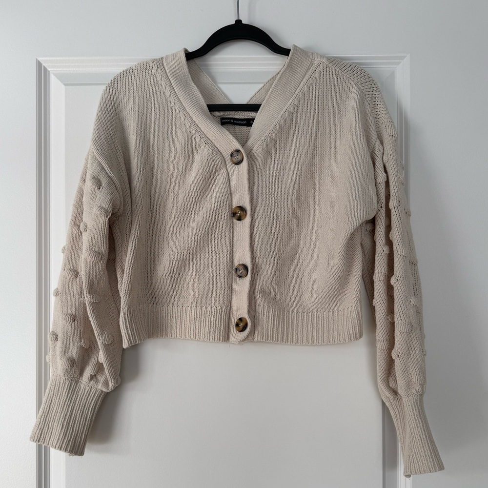 moon & madison Cream Cropped Button Cardigan